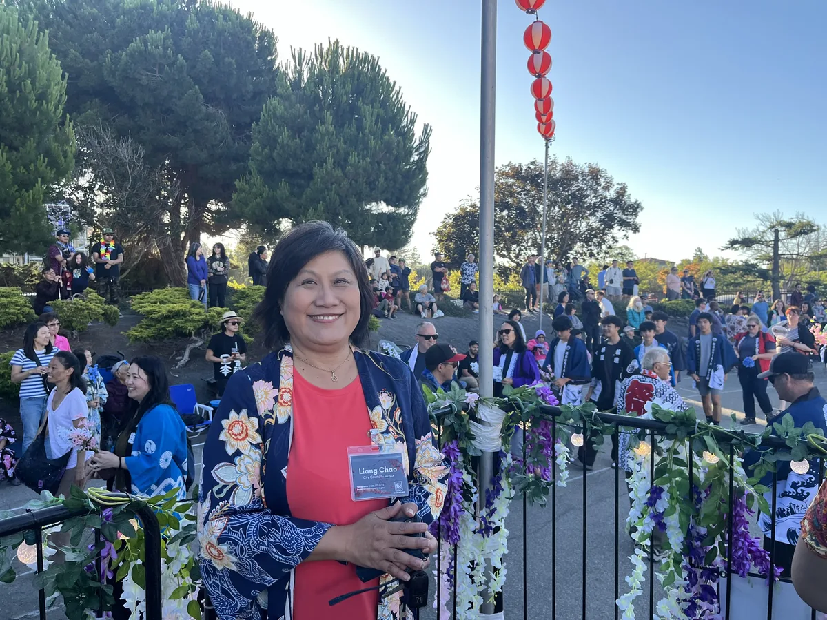 Liang Chao at a cultural community celebration